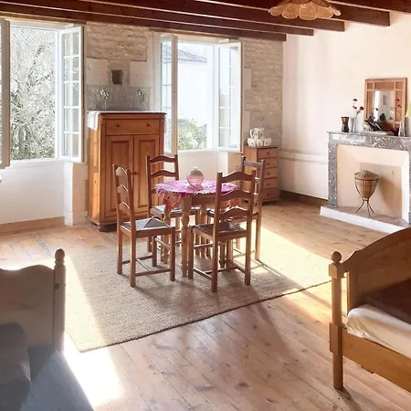 Maison Confortable Au Coeur De Fleurac Avec Grand Jardin Fleurac (Charente)