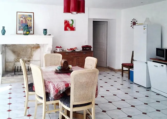 Сasa de vacaciones Maison Confortable Au Coeur De Fleurac Avec Grand Jardin *