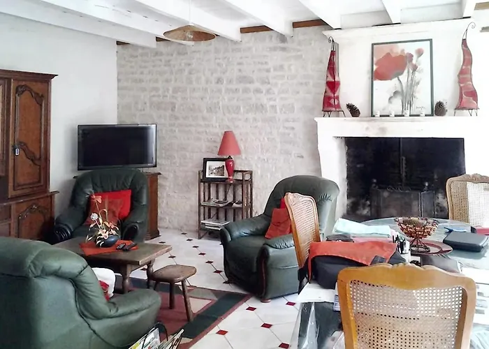 Сasa de vacaciones Maison Confortable Au Coeur De Fleurac Avec Grand Jardin *