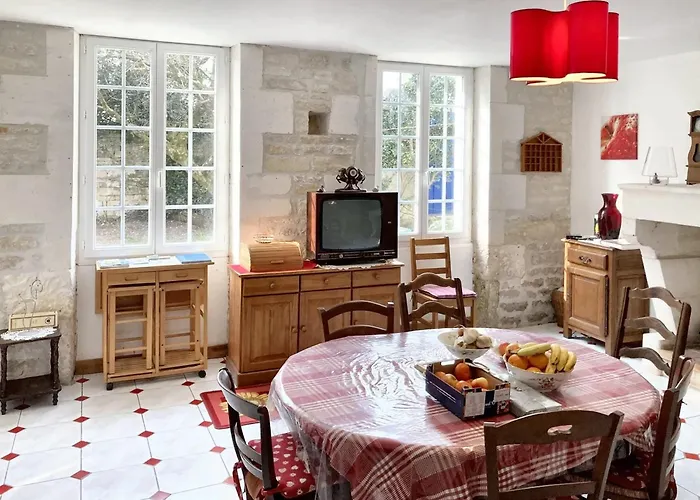 Сasa de vacaciones Maison Confortable Au Coeur De Fleurac Avec Grand Jardin *